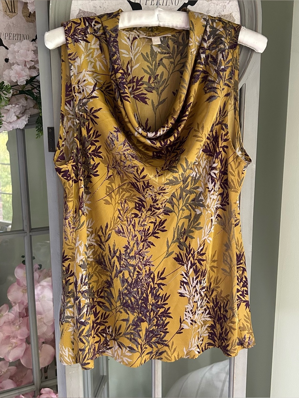 Banana Republic Sleeveless Cowl Neck Blouse Top Botanical Leaf Pattern Size M